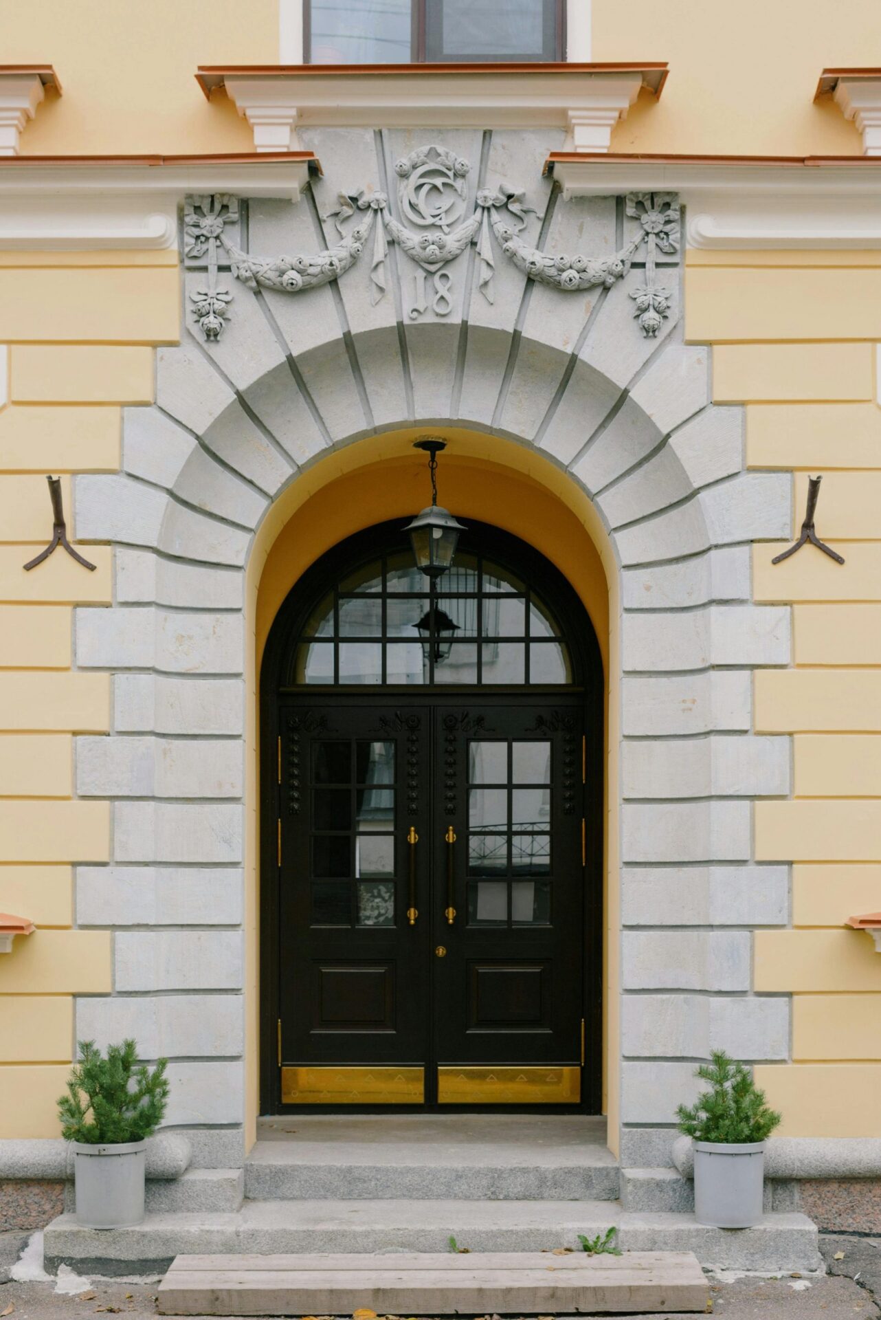 pexels-kseniachernaya-5768462-scaled.jpg