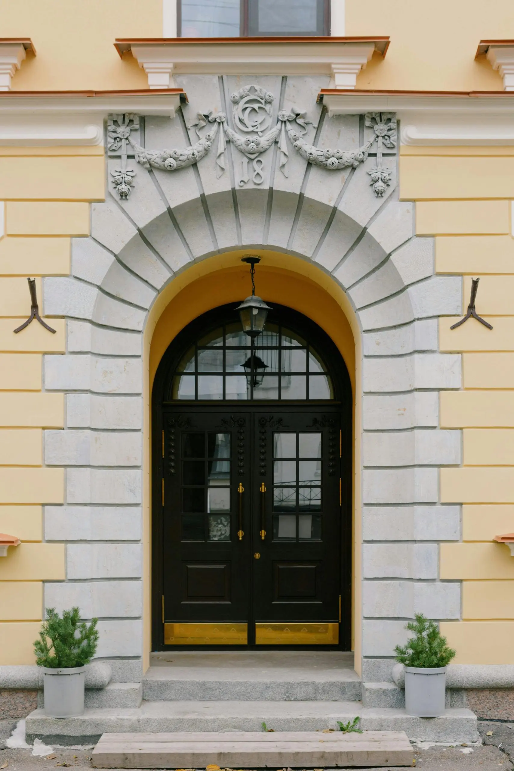 pexels-kseniachernaya-5768462-scaled.jpg